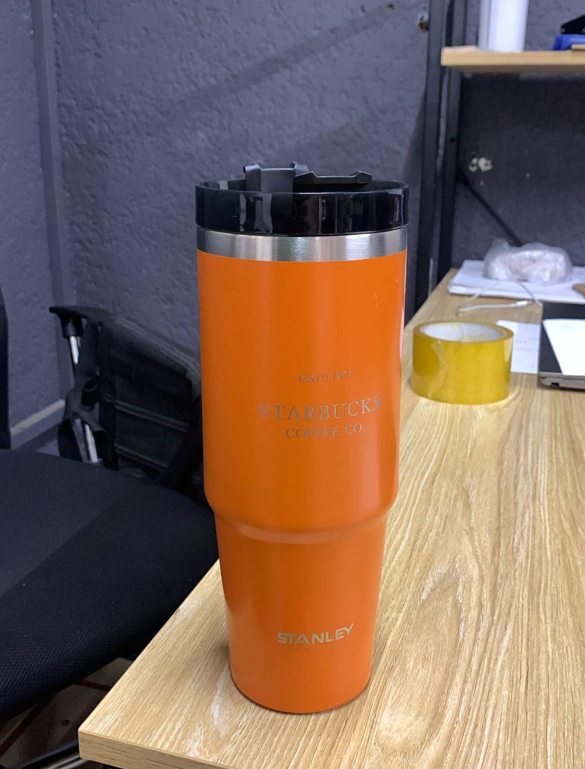 TERMO STANLEY STARBUCKS 30OZ NARANJA